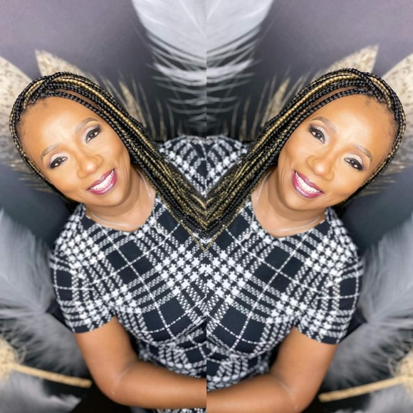 Meet your Posher, Lisa - Picture 2 of 2